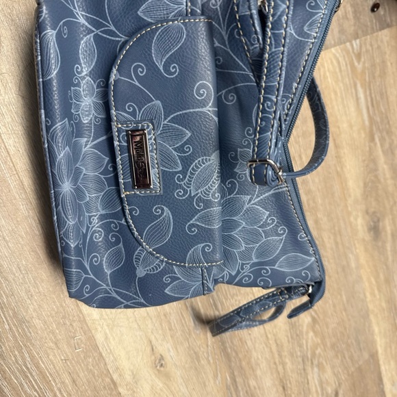 Multi-Sac Blue Tone Crossbody Bag Size 8H X 8L Leather Zipper pockets - Picture 10 of 13